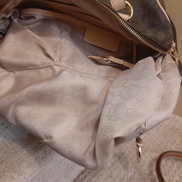 Michael kors handbag MK Bag - Picture 12 of 16